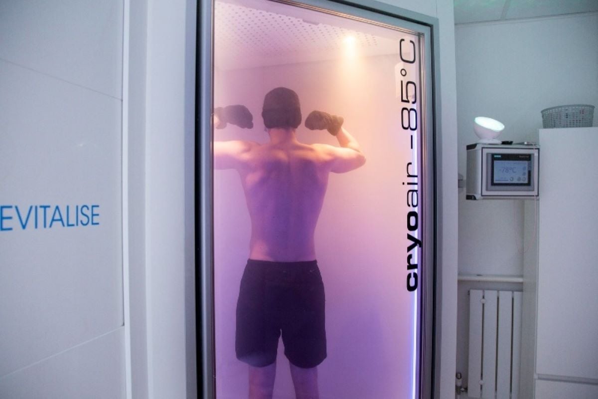 Cryotherapy Couples Chamber Treatment - Kent Driving Experience 1