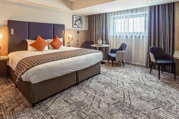One Night Bed and Breakfast Spa Break For Two in Reading